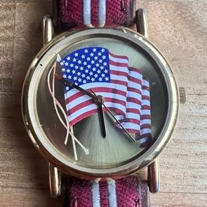 Vintage Valdawn Americana American flag gold tone watch NEW BATTERY